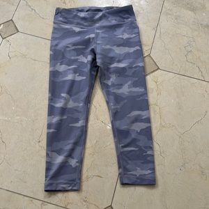 Athleta girls, camo capri leggings